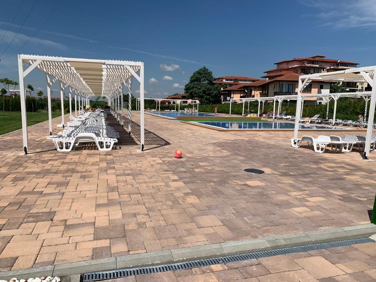 Apartcomplex Chateau Aheloi Exterior foto