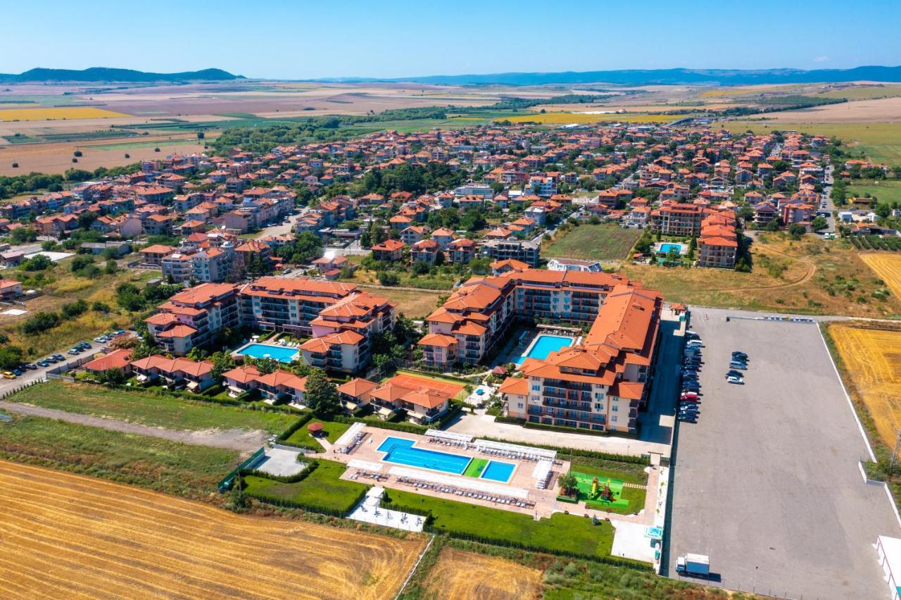 Apartcomplex Chateau Aheloi Exterior foto