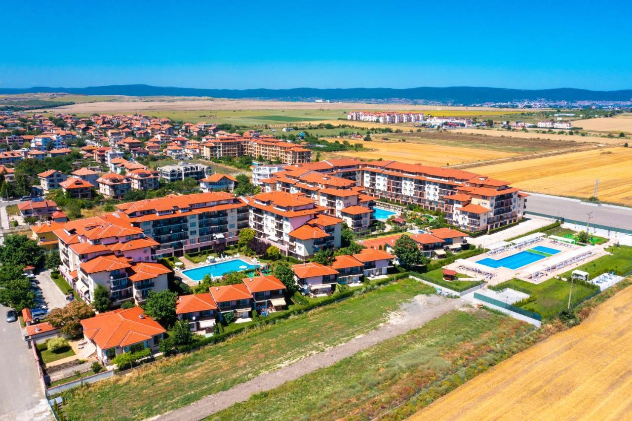 Apartcomplex Chateau Aheloi Exterior foto