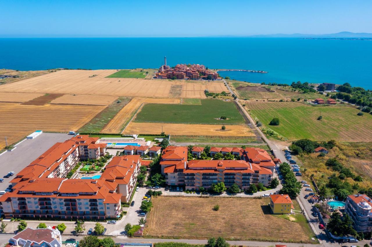 Apartcomplex Chateau Aheloi Exterior foto