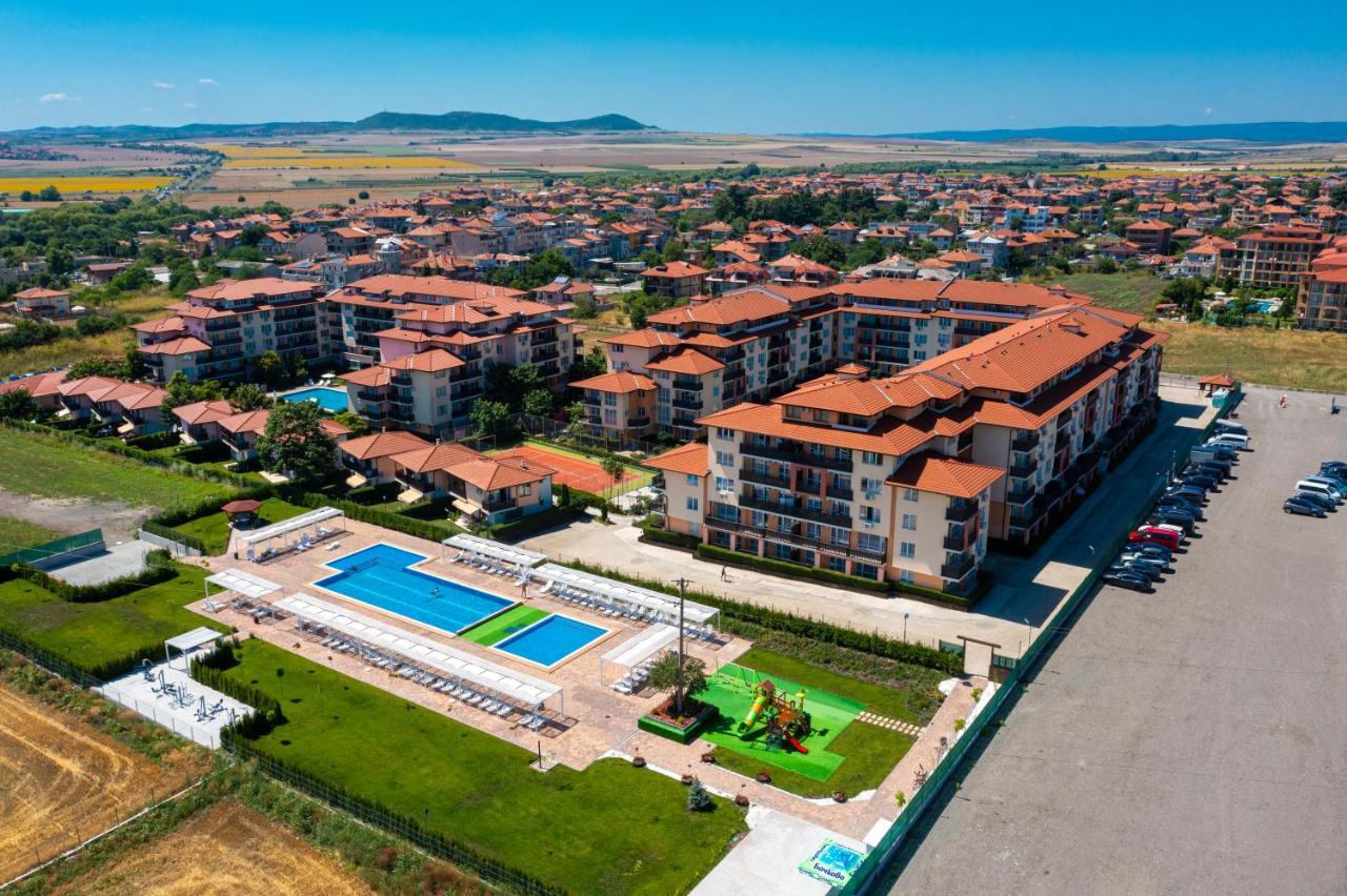 Apartcomplex Chateau Aheloi Exterior foto