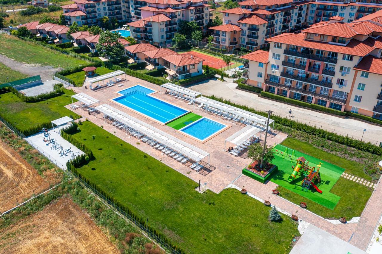 Apartcomplex Chateau Aheloi Exterior foto