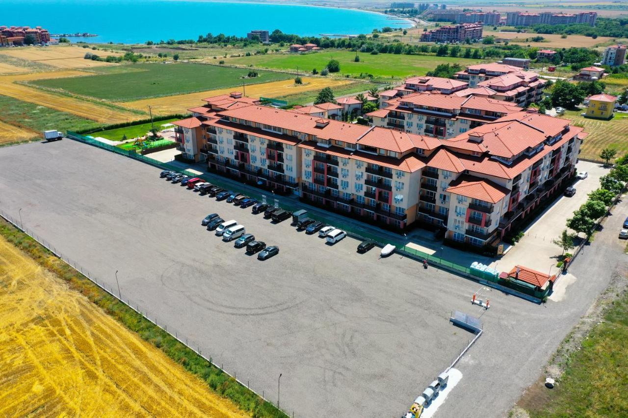 Apartcomplex Chateau Aheloi Exterior foto