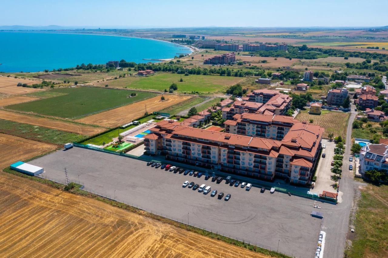Apartcomplex Chateau Aheloi Exterior foto