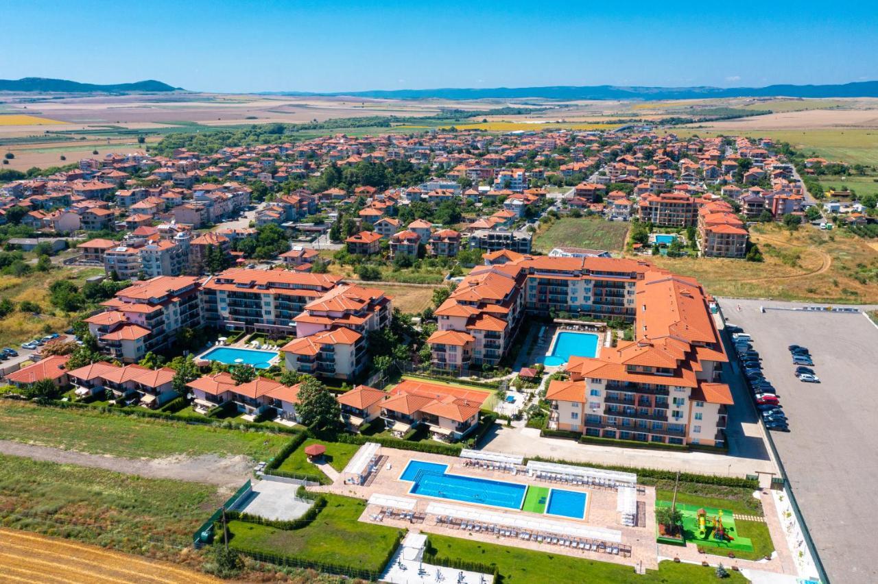 Apartcomplex Chateau Aheloi Exterior foto