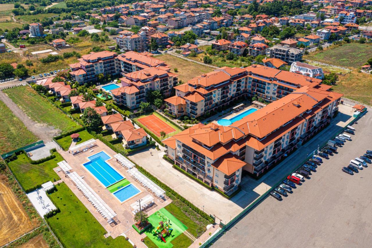 Apartcomplex Chateau Aheloi Exterior foto