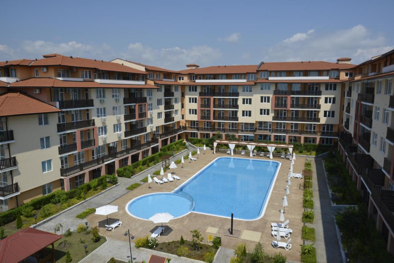 Apartcomplex Chateau Aheloi Exterior foto
